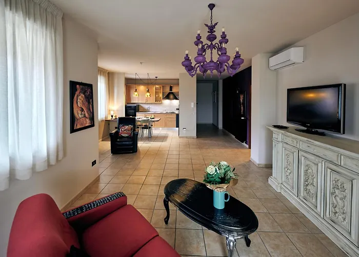 The Vintage House In