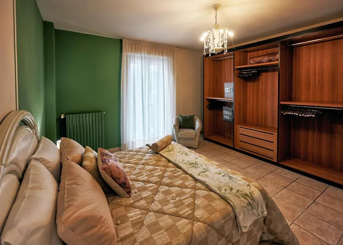 The Vintage House In *